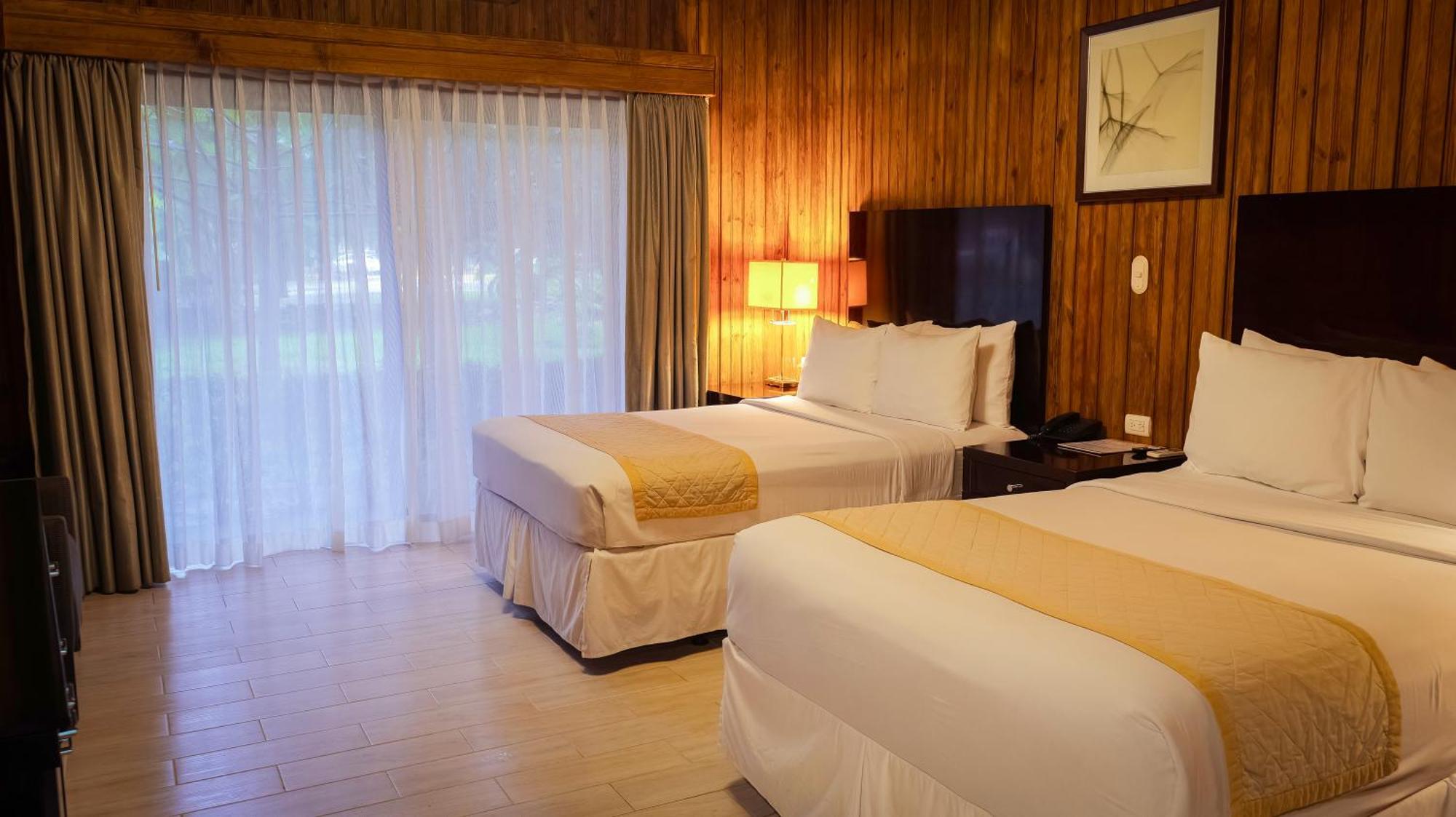 La Ensenada Beach Resort 特拉 外观 照片