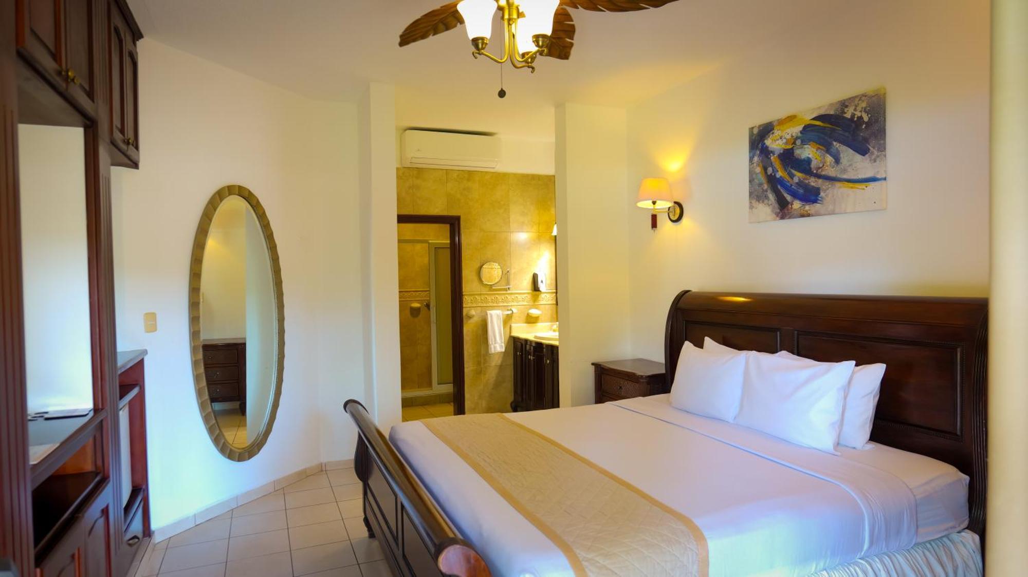 La Ensenada Beach Resort 特拉 外观 照片