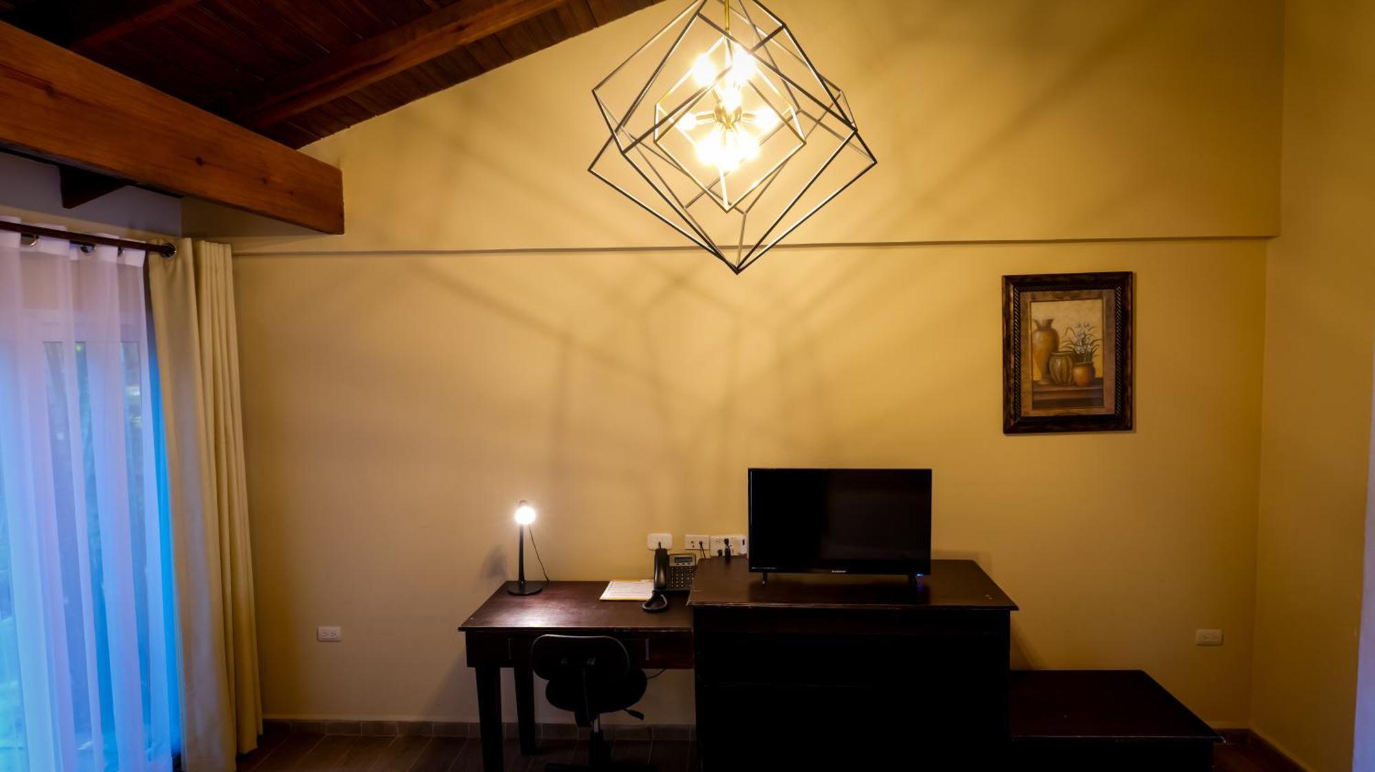 La Ensenada Beach Resort 特拉 外观 照片