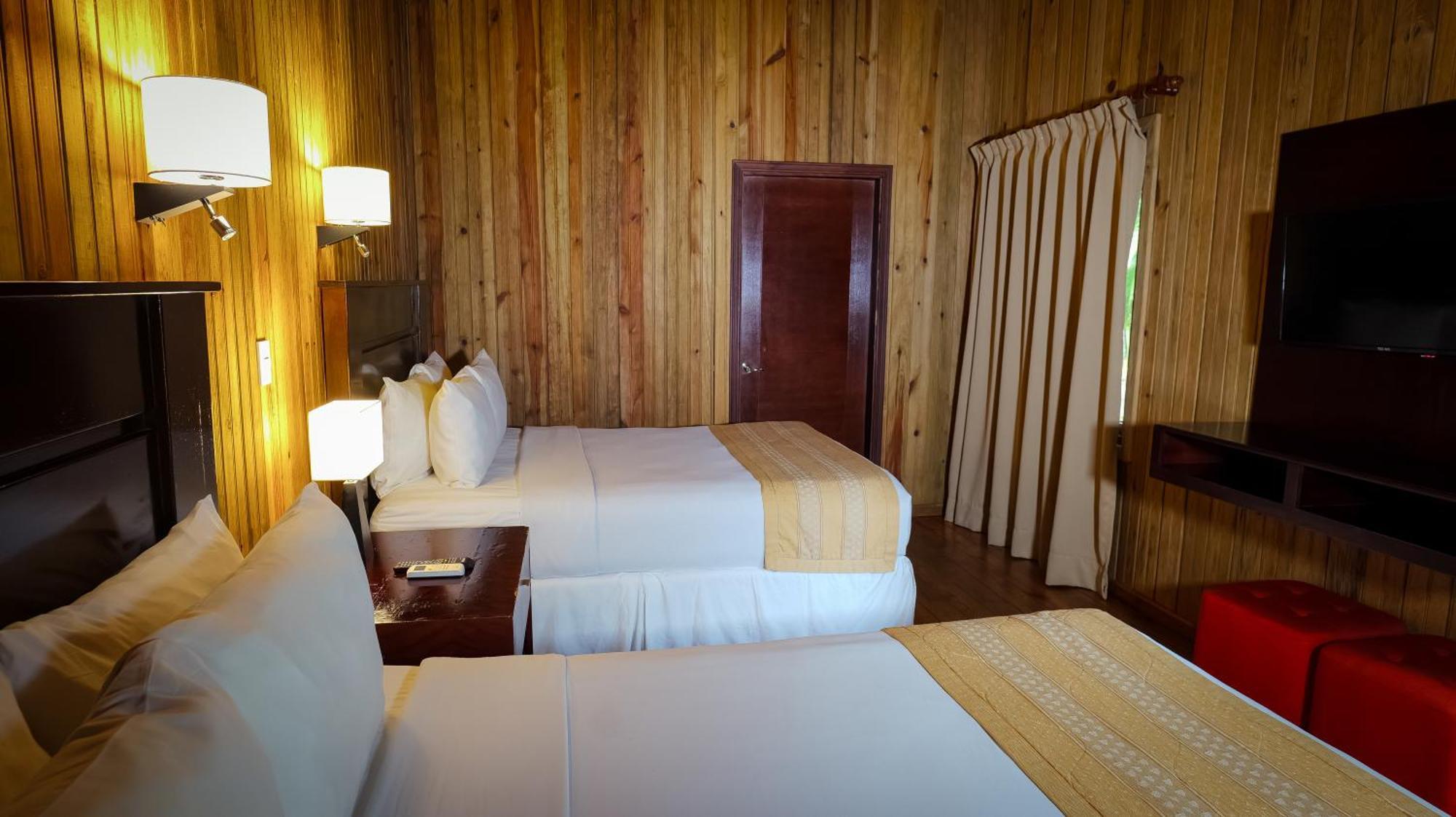 La Ensenada Beach Resort 特拉 外观 照片