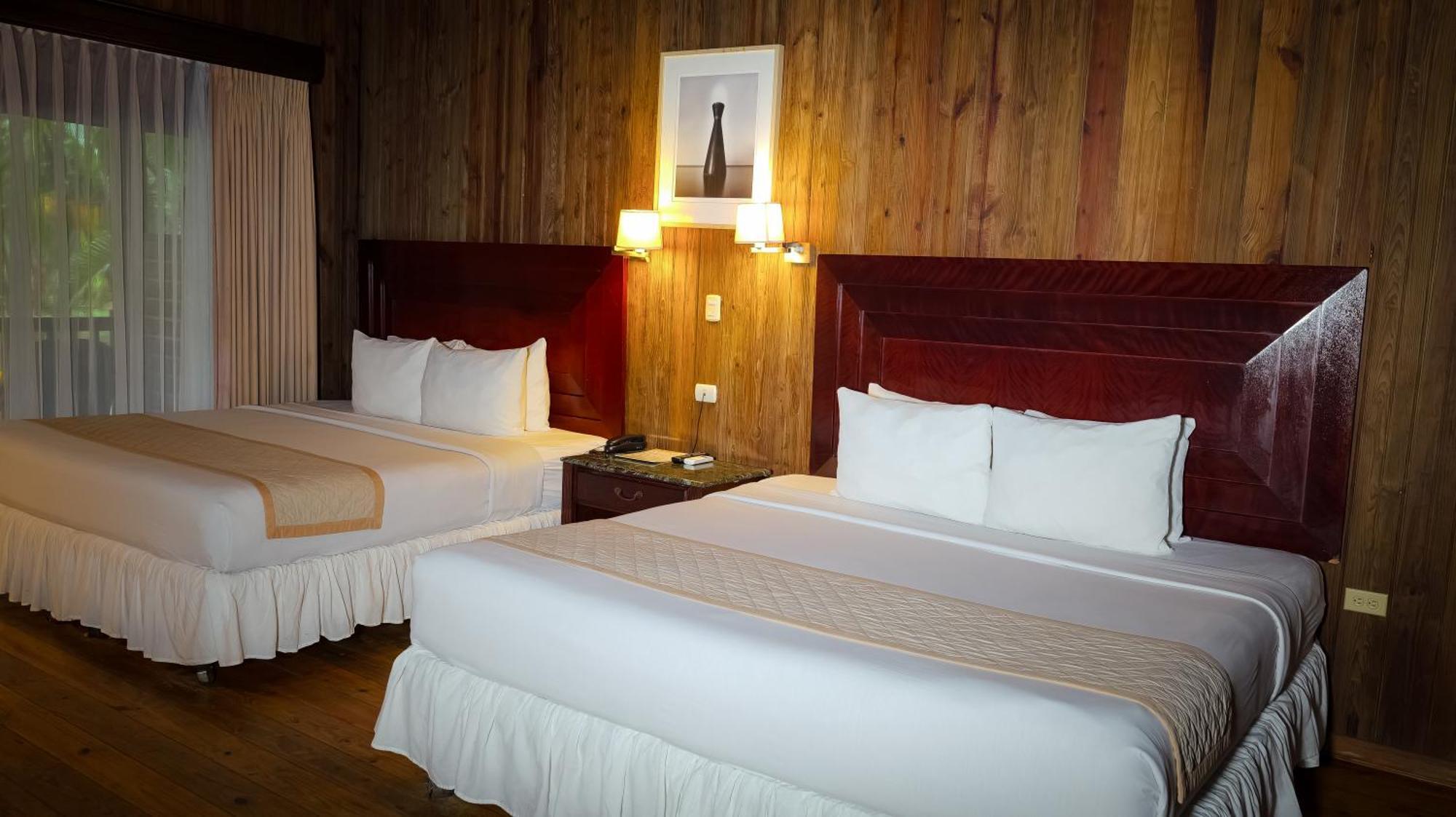 La Ensenada Beach Resort 特拉 外观 照片