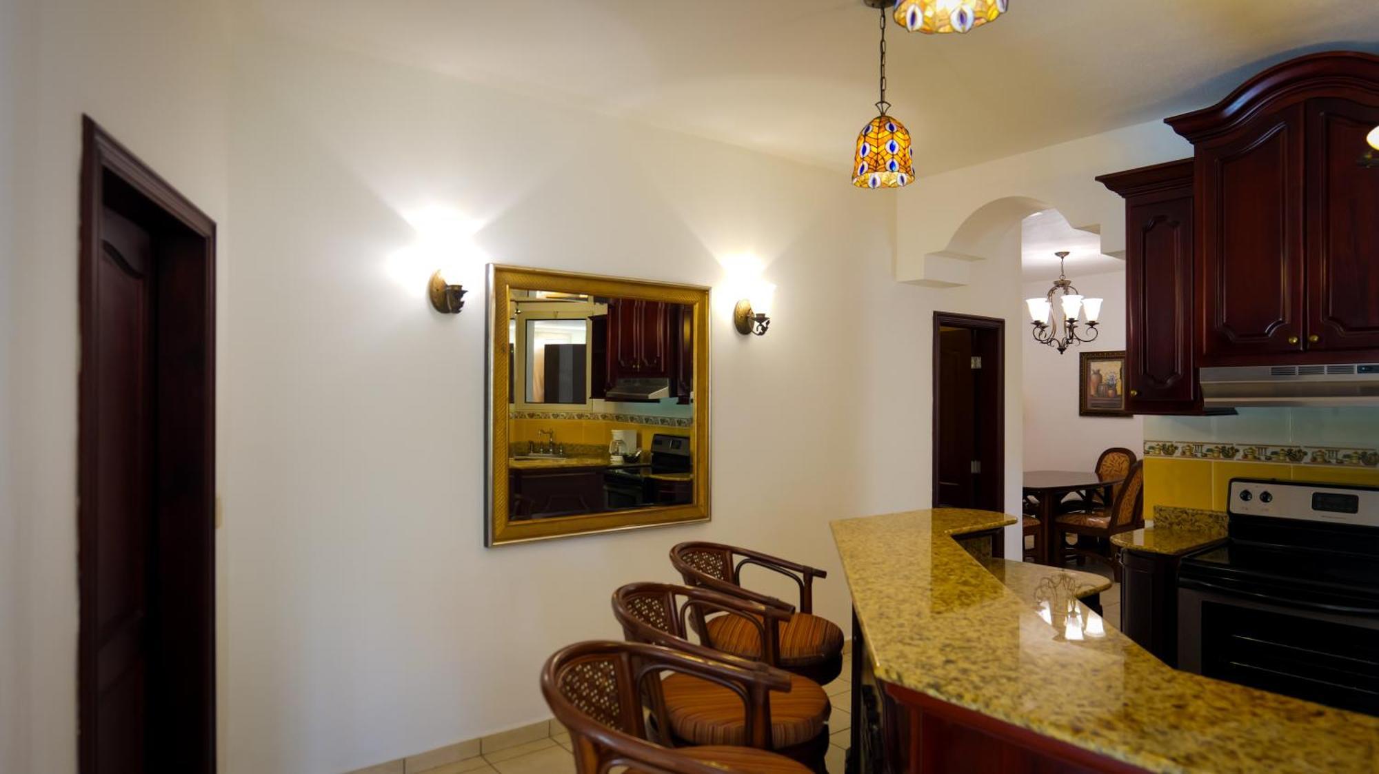 La Ensenada Beach Resort 特拉 外观 照片