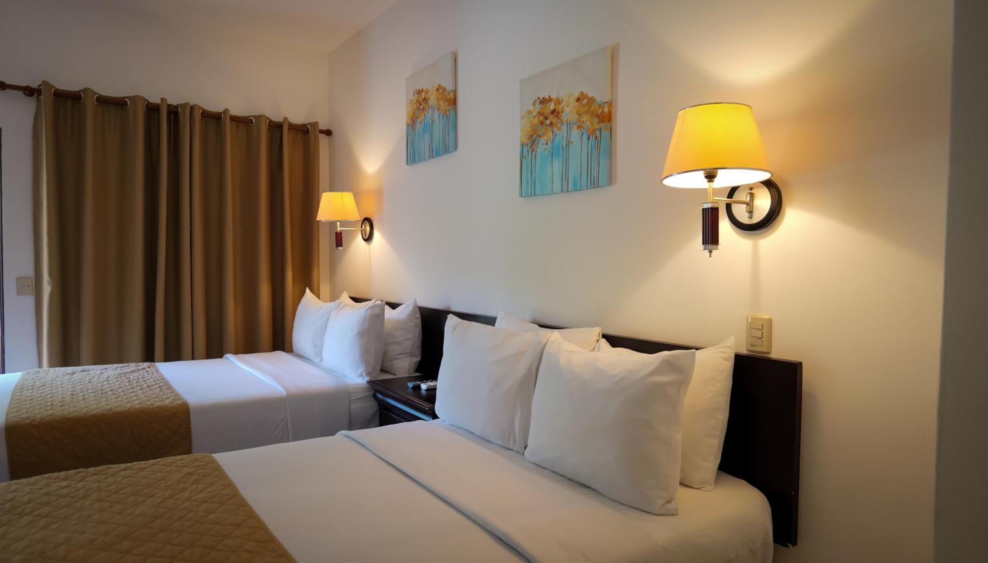 La Ensenada Beach Resort 特拉 外观 照片